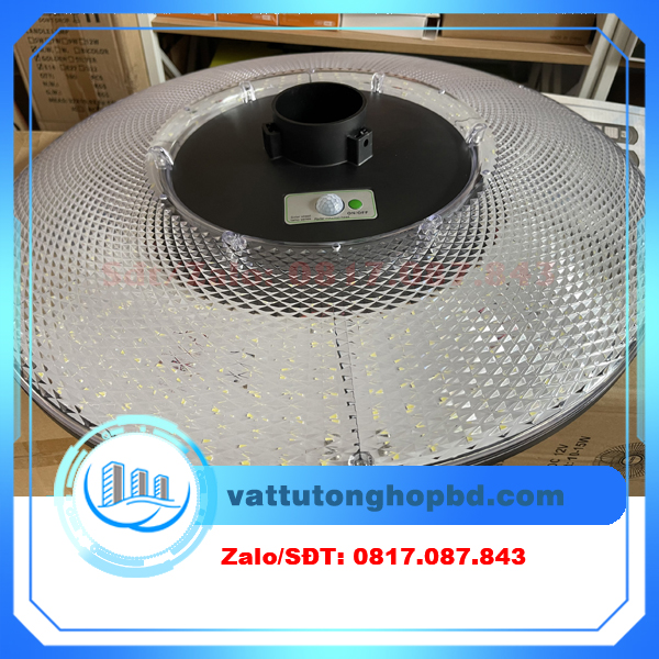 Đèn năng lượng mặt trời UFO 500W mẫu mới tháng 5/2023
